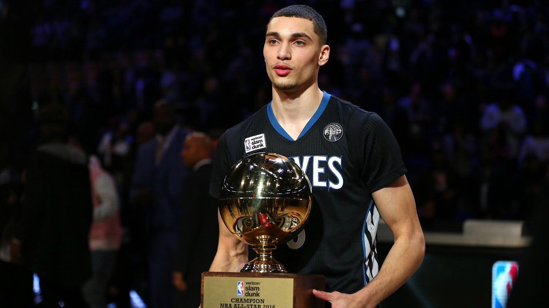 LOLS16版本提前被讨论，玩家称“今年世界赛必看”